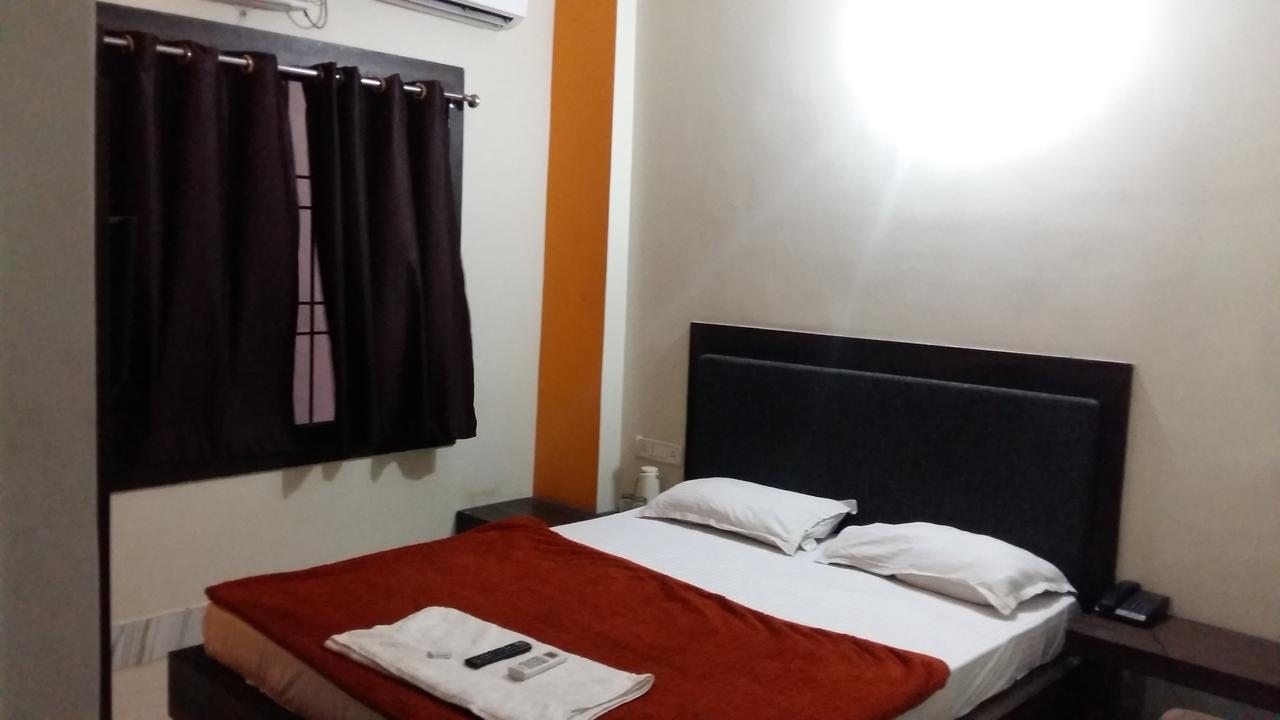 Hotel Grand Palace Gaya Extérieur photo